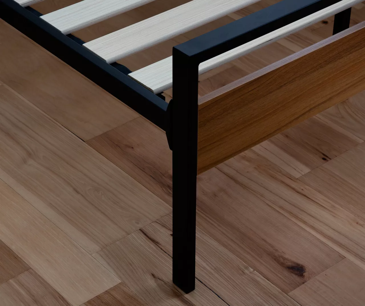 Brookside Metal & Wood Platform Bed 10 Brookside Metal & Wood Platform Bed - Image 8