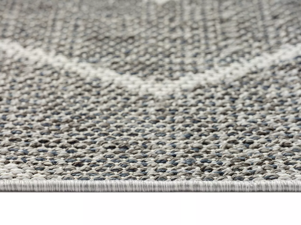 Broyhill Jani Lagos Gray Geometric Outdoor Area Rug 5 Broyhill Jani Lagos Gray Geometric Outdoor Area Rug - Image 3
